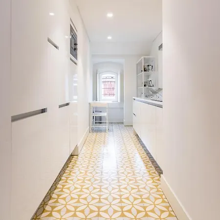 Amazing Rooftop At Center *