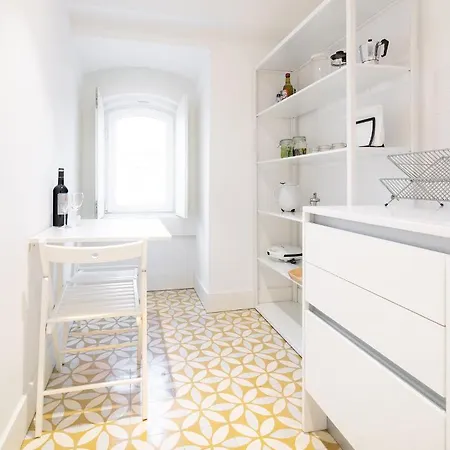 Apartment Amazing Rooftop At Center