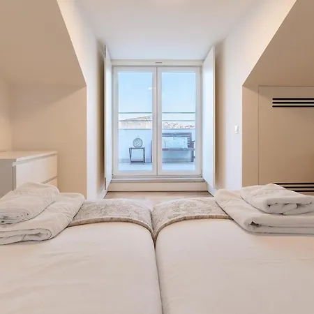 Amazing Rooftop At Center Apartment Lissabon
