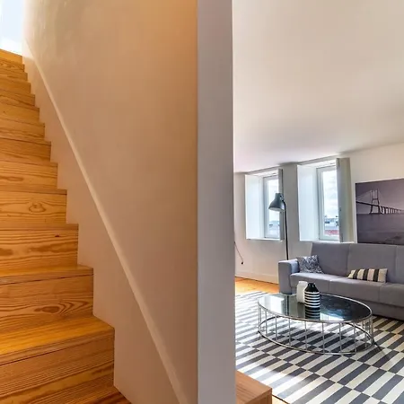 Amazing Rooftop At Center *